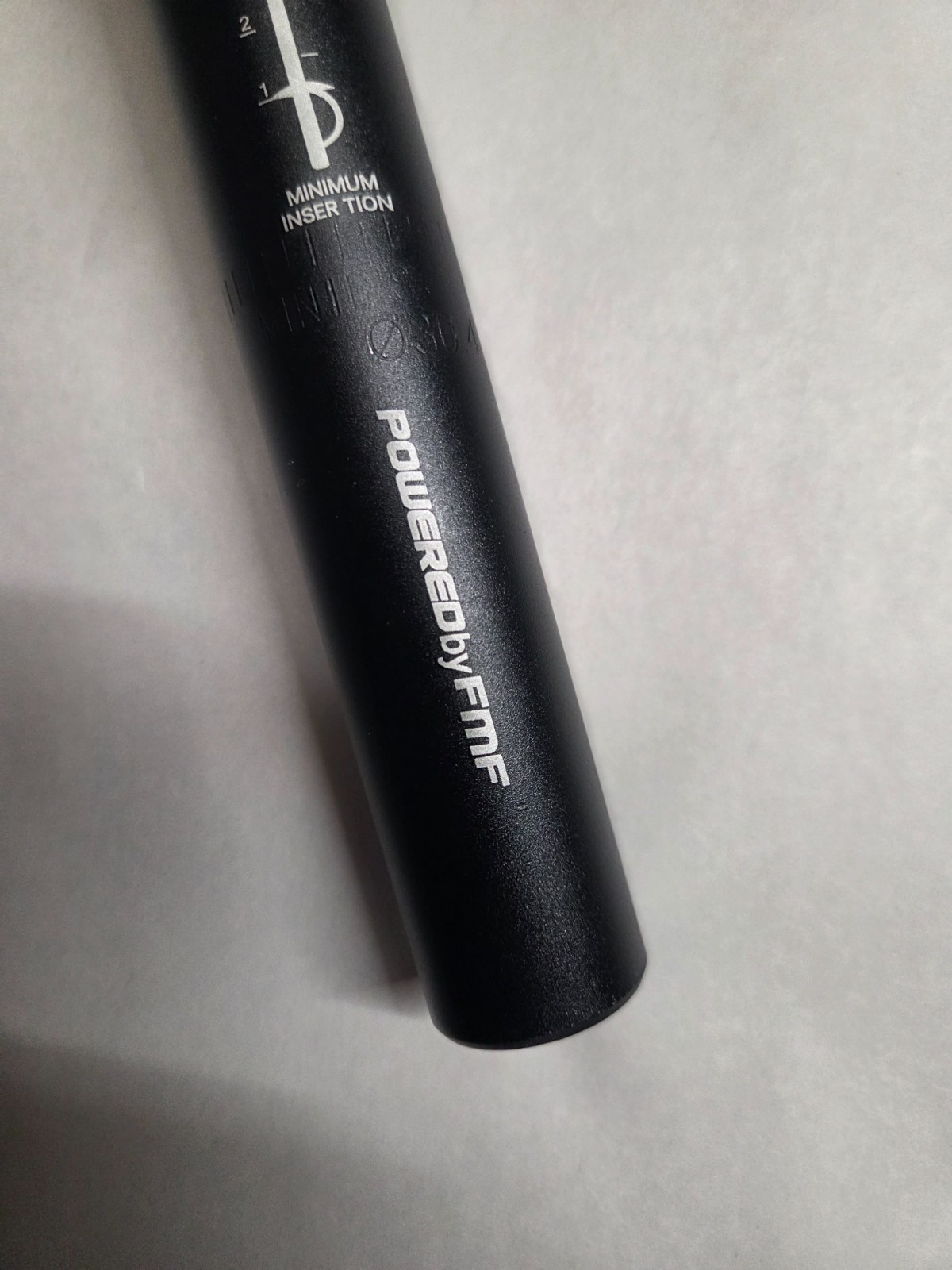 FMF Sport BLACK ALUMINUM 30.4mm DIA SEAT POST W/MOUNTING BRACKET