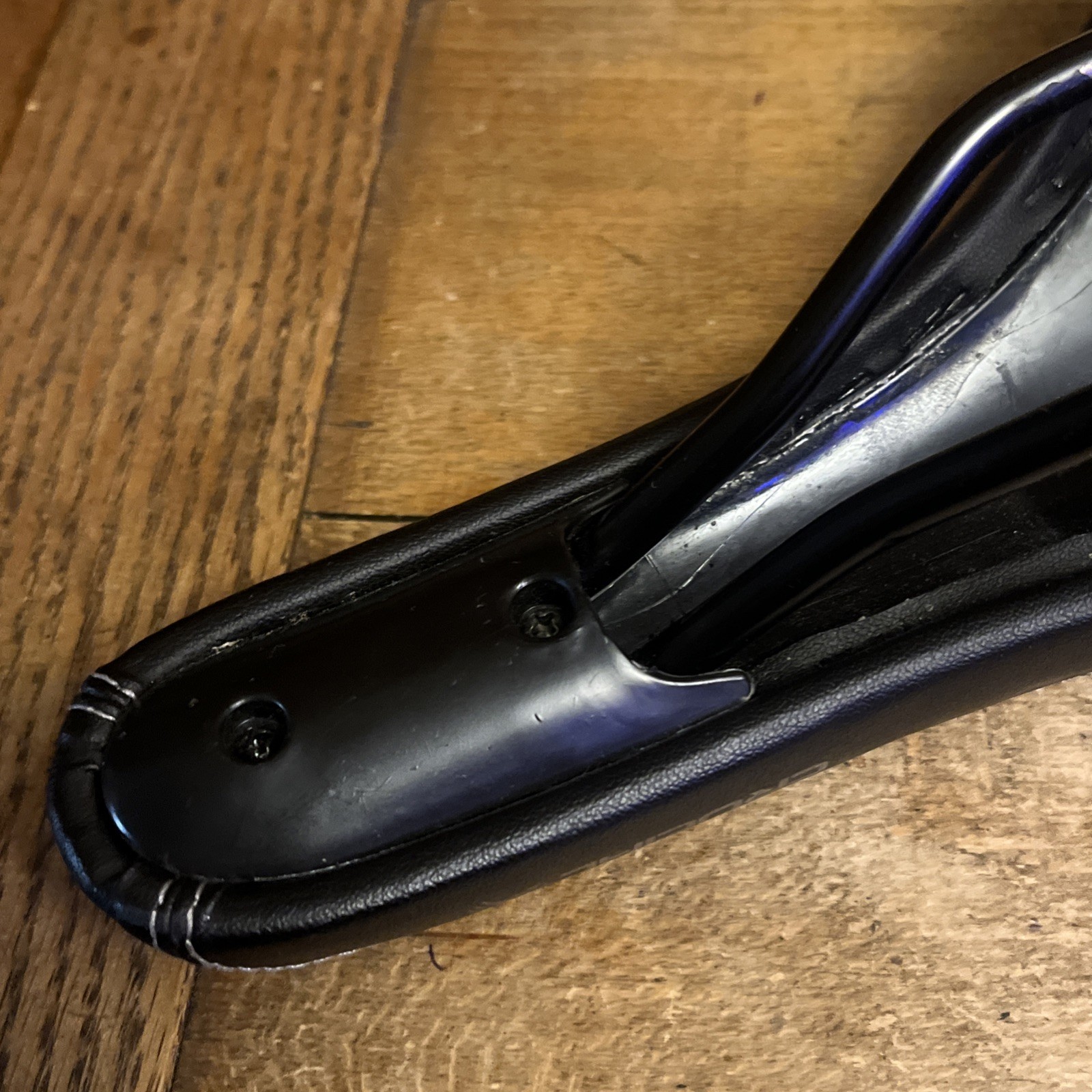 Crucial Bike Saddle 270 mm Length 145 mm Width Bike Saddle Made In China