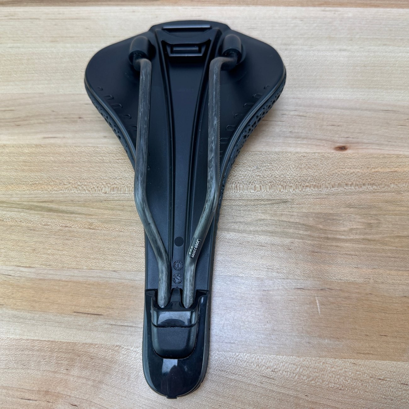 Fizik Antares VS Evo Adaptive 7x9mm Carbon Rails 139mm Bike Saddle 184g