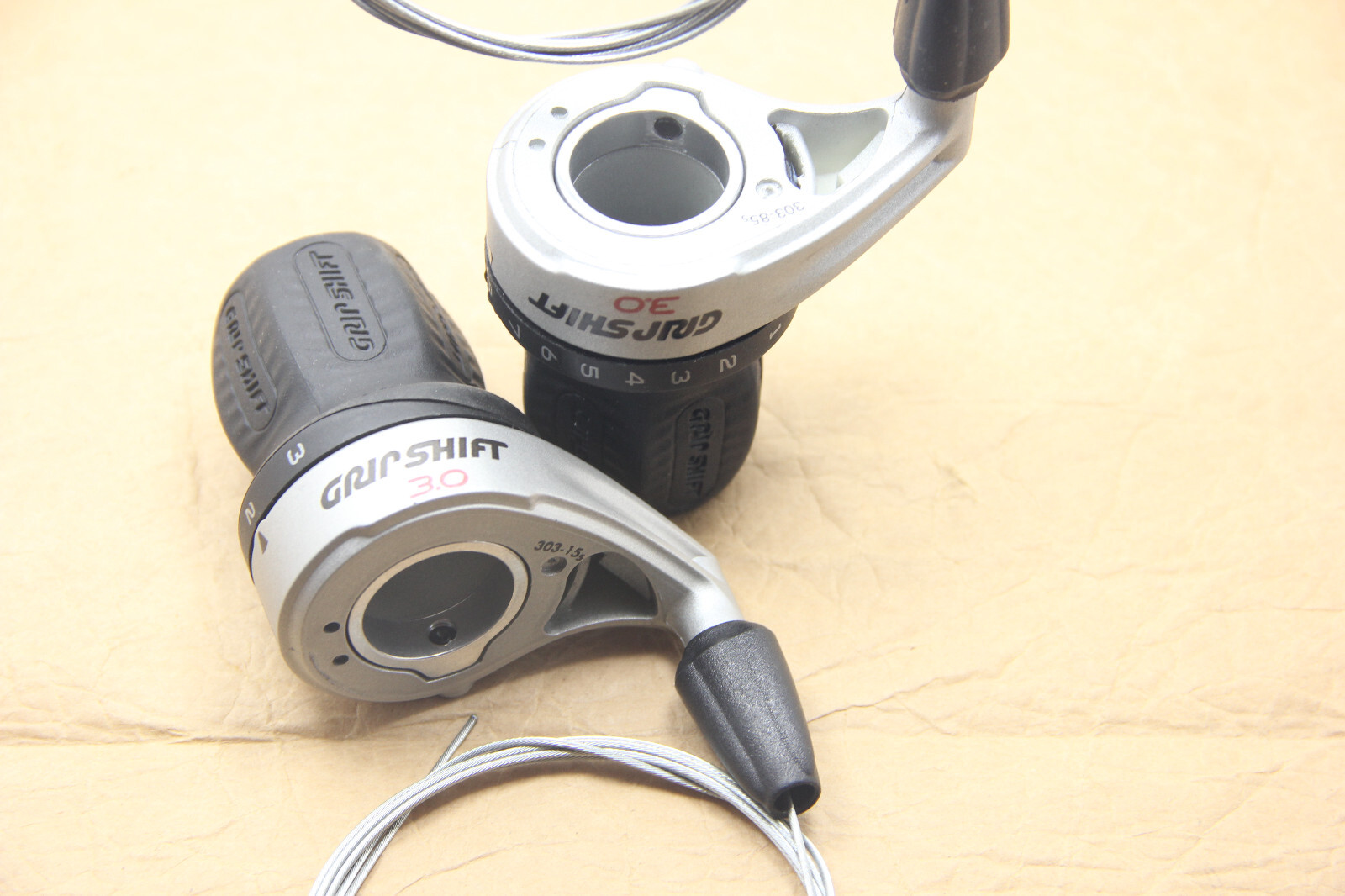 Sram CENTERA 3 X 8 Speed Shifter Twist Grip Gear Shifter Set