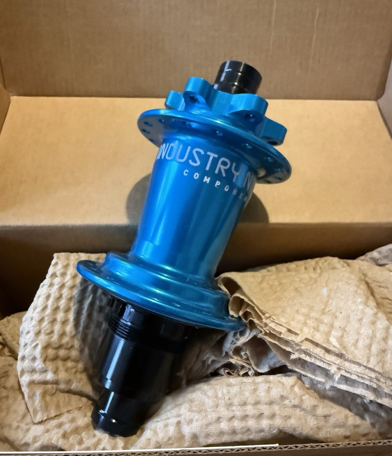 Industry Nine Hydra MTN Rear Hub – 32h, 6bolt, 148×12, XD, Turquoise