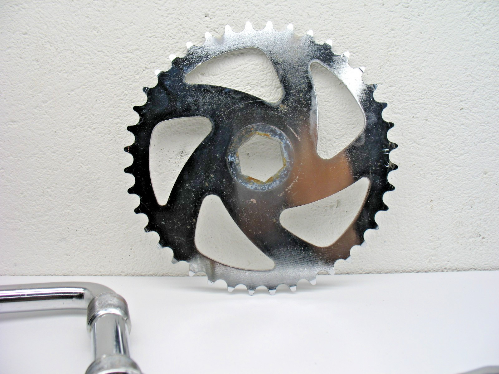 Chrome/Silver Steel Crank 40 Tooth Chainring, 140mm (5-1/2″) with B/B Set-USED