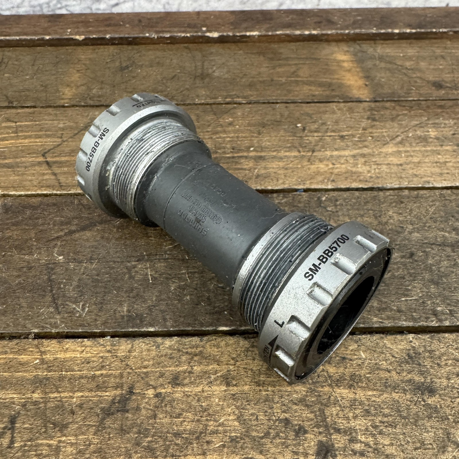 Shimano SM-BB5700 Bottom Bracket 68mm BSA 1.37x24T Road Hollowtech II Silver