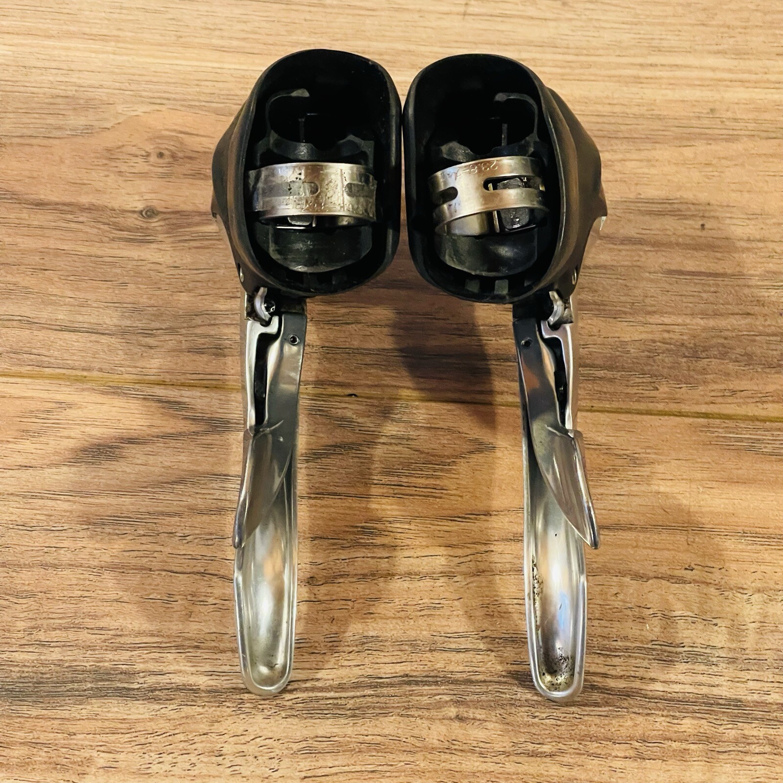 Shimano Dura-Ace ST-7700-C 2 x 9 STI Shifters STI