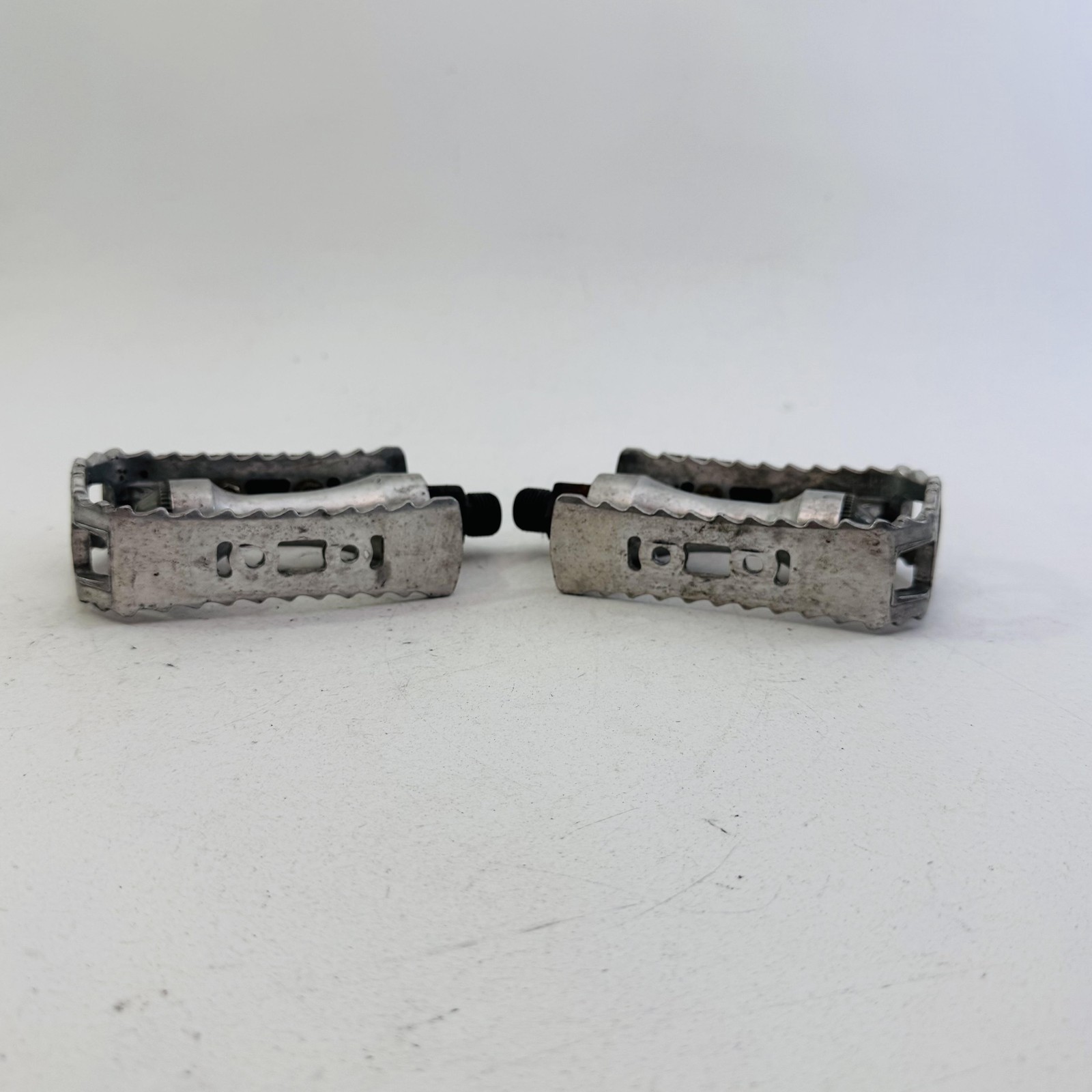 Vintage Sakae RR-4002 Platform Bike Pedals Pair 9/16 in Silver Reflectors A81