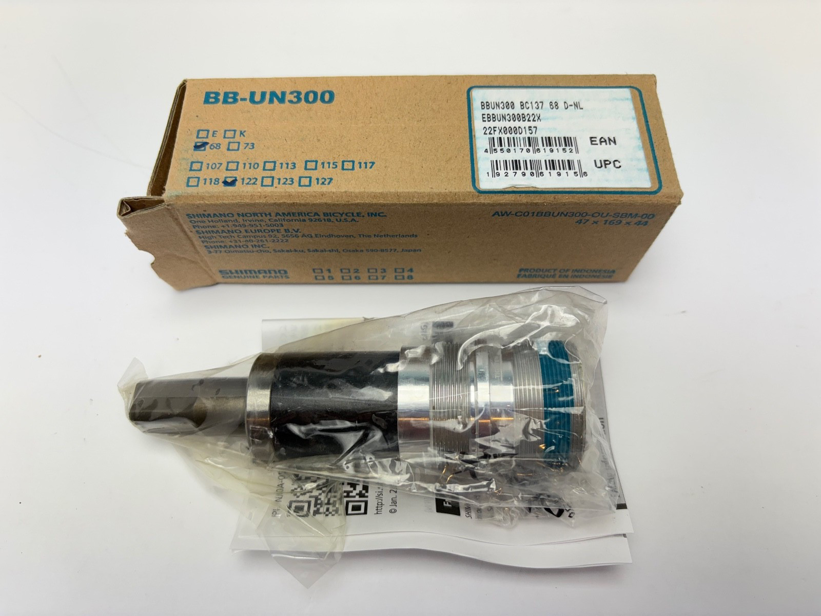 NIB Genuine Shimano BB-UN300 68×122.5mm Square Taper Bottom Bracket