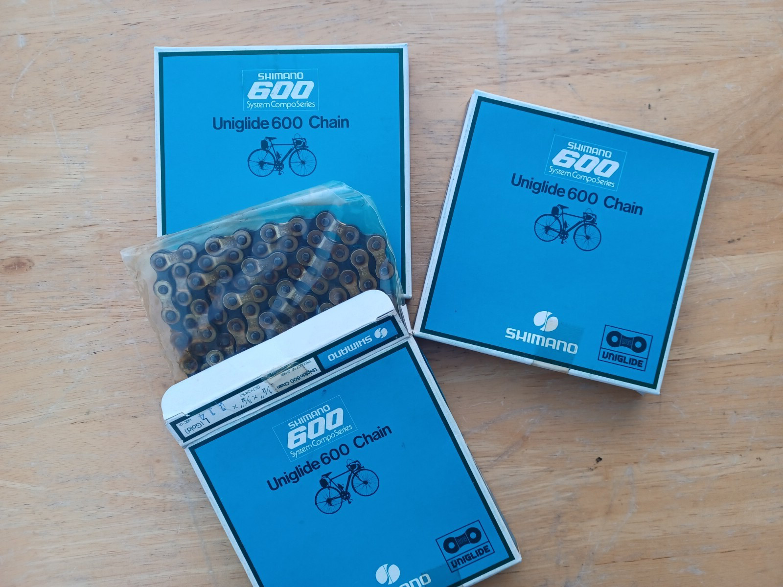 Vintage NOS NIB Shimano Uniglide 600 Bicycle Chain 1/2 X 3/32 GOLD Made In Japan