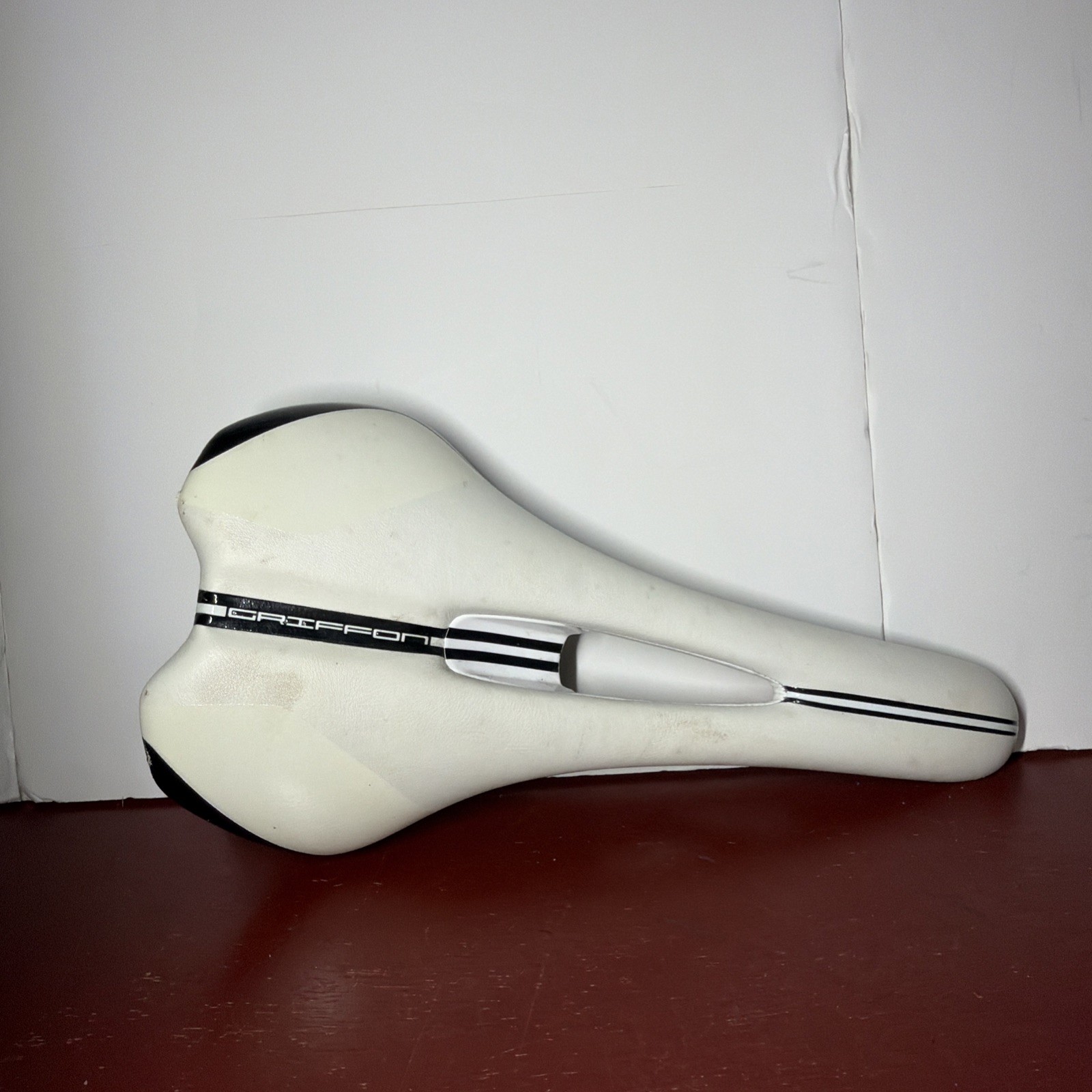 Shimano PRO Griffon carbon rail saddle 142mm