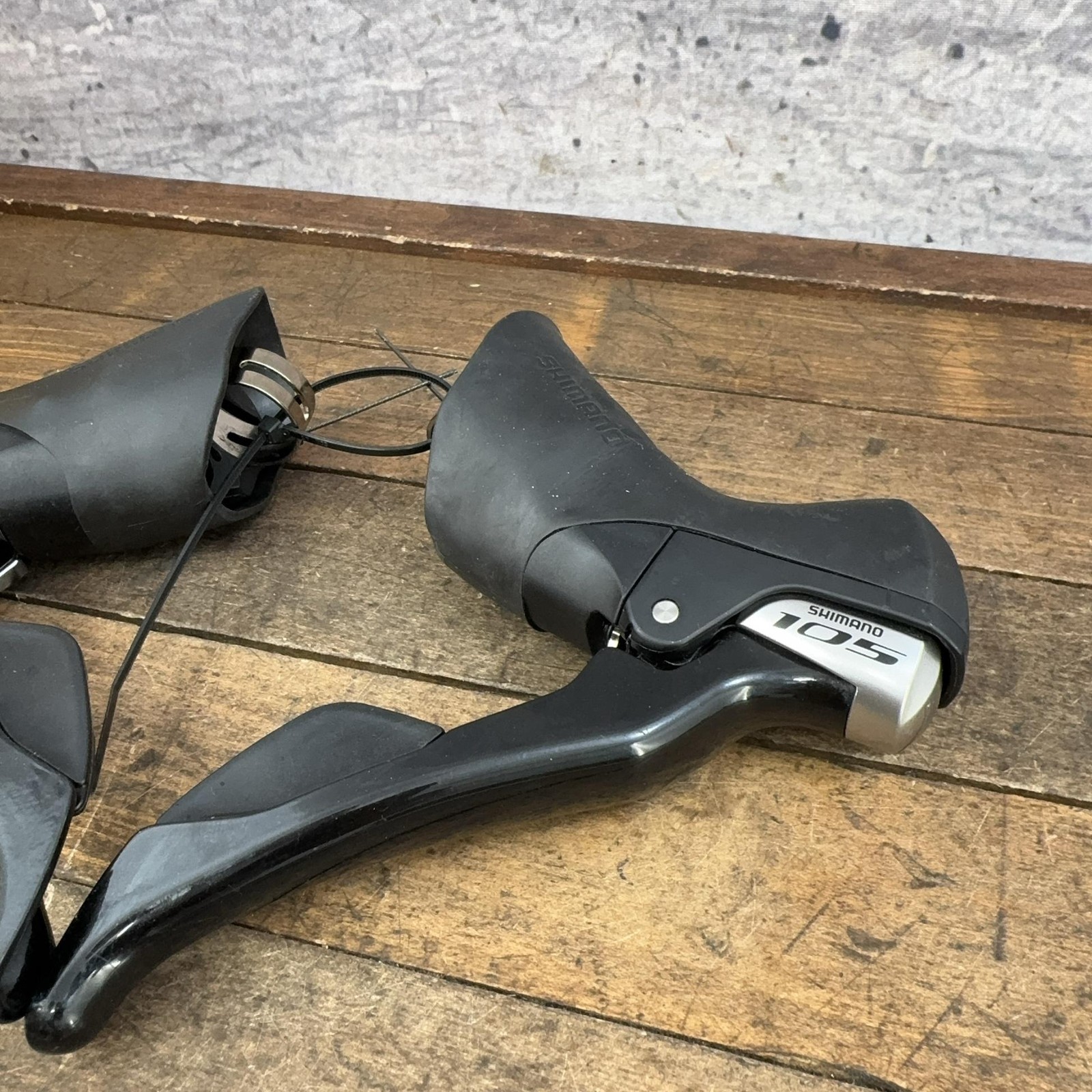 Shimano 105 ST-R7000 Shifters 11 Speed STI Dual Brake Lever Set Drop Bar