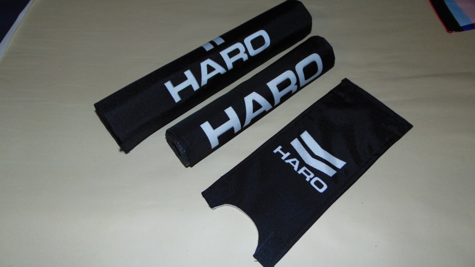 HARO BMX BIKE BLACK WHITE PADSTEM HANDLEBAR TOP TUBE PADS VINTAGE OLD SCHOOL 80s