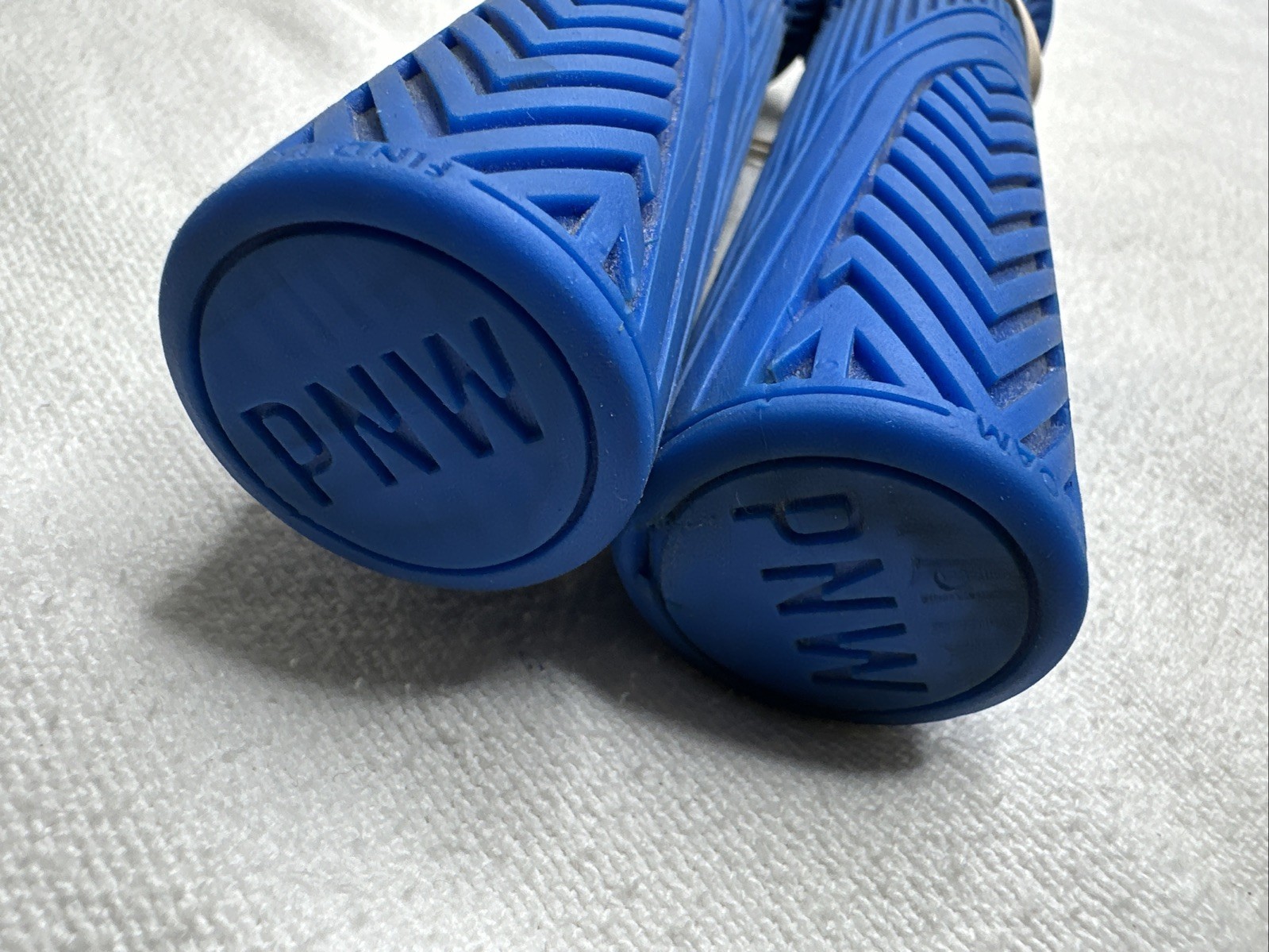 PNW LOAM BIKE GRIPS