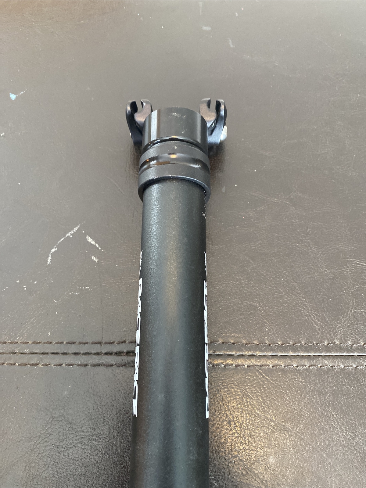 Race Face 30.9x365mm Deus Set Back Seat Post