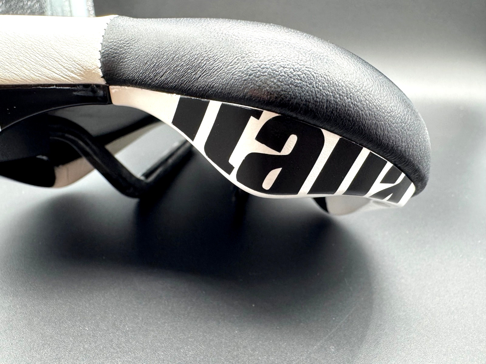NOS Selle Italia Turbomatic White Black Bike Saddle Carbon Rails 2009