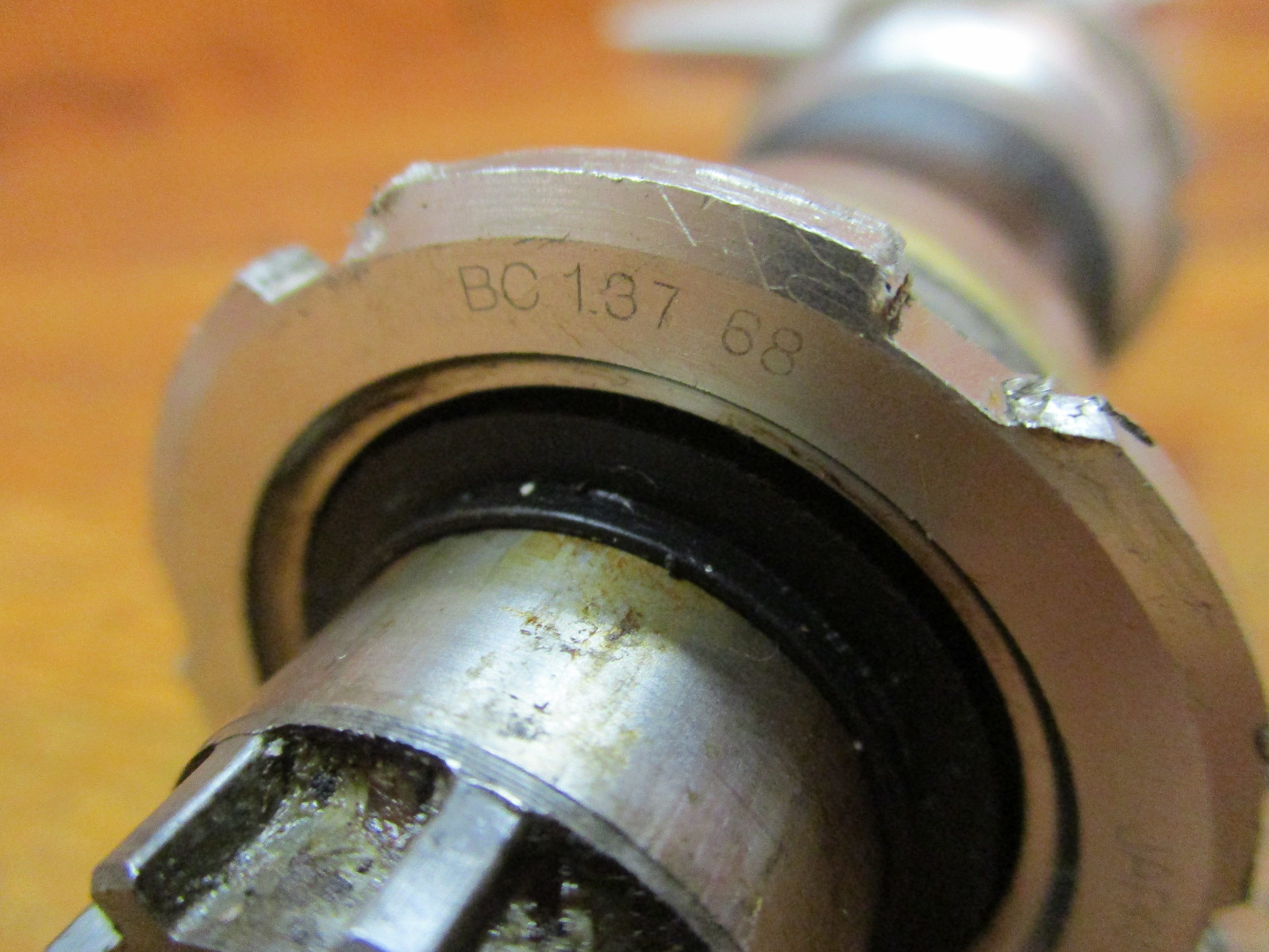 SHIMANO DURA ACE BB-7700 ENGLISH THREAD 1.37×24 68×109.5 OCTALINK BOTTOM BRACKET