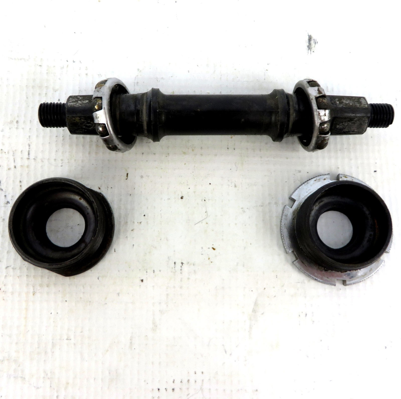 SHIMANO CUP & CONE BOTTOM BRACKET 68mm 329g 118mm Spindle 139mm Total Length
