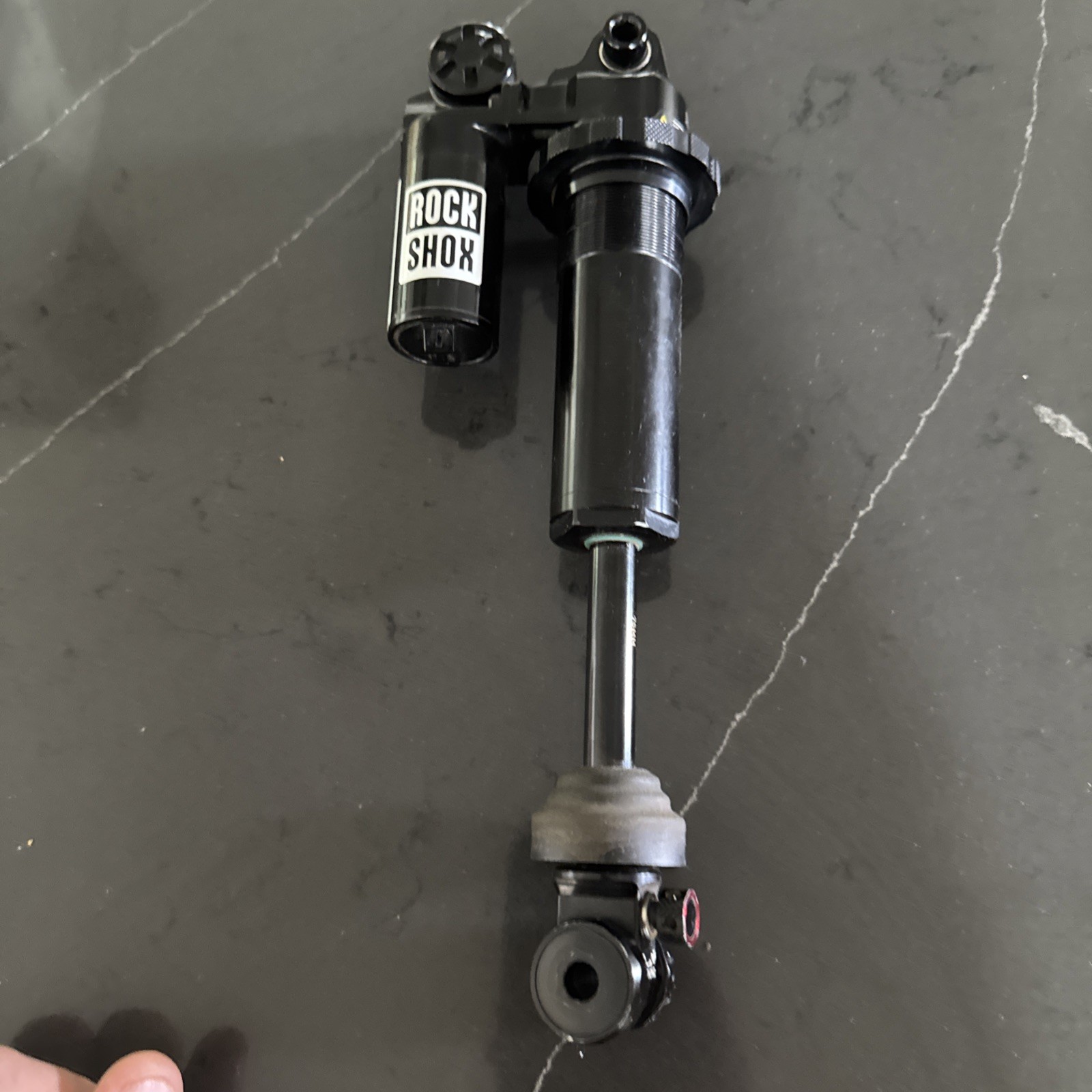 Rockshox Vivid Ultimate Coil C1 2025 R53 C37 250×75 Hydraulic Td, 450 coil