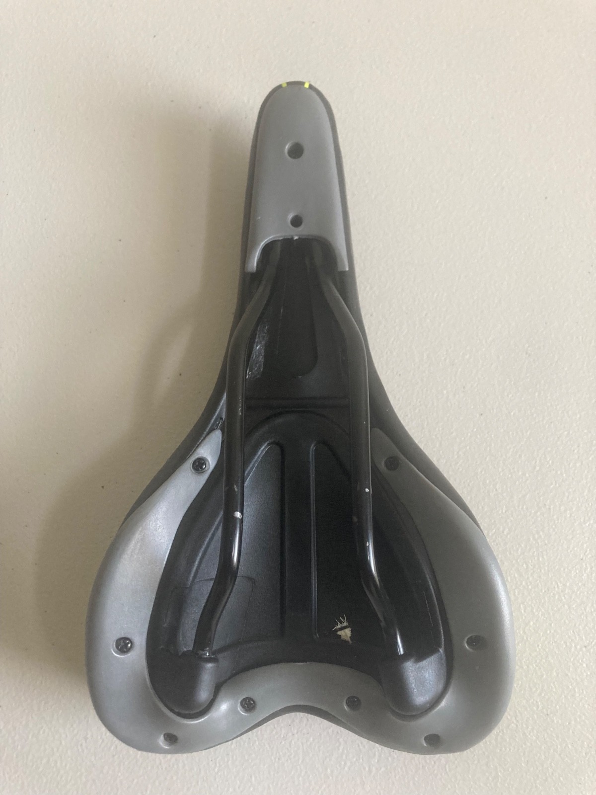 Genesis Bike Seat (Black, Yellow, White)
