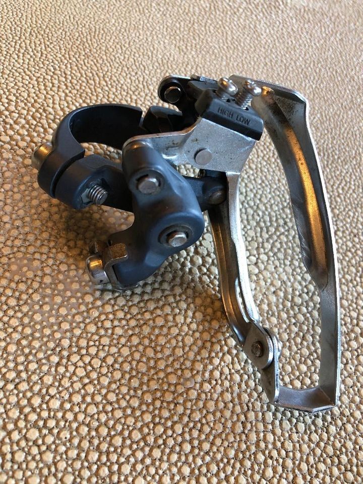 Shimano Deore LX FD-M570 Front Derailleur, Top Pull, 31.8mm, Triple