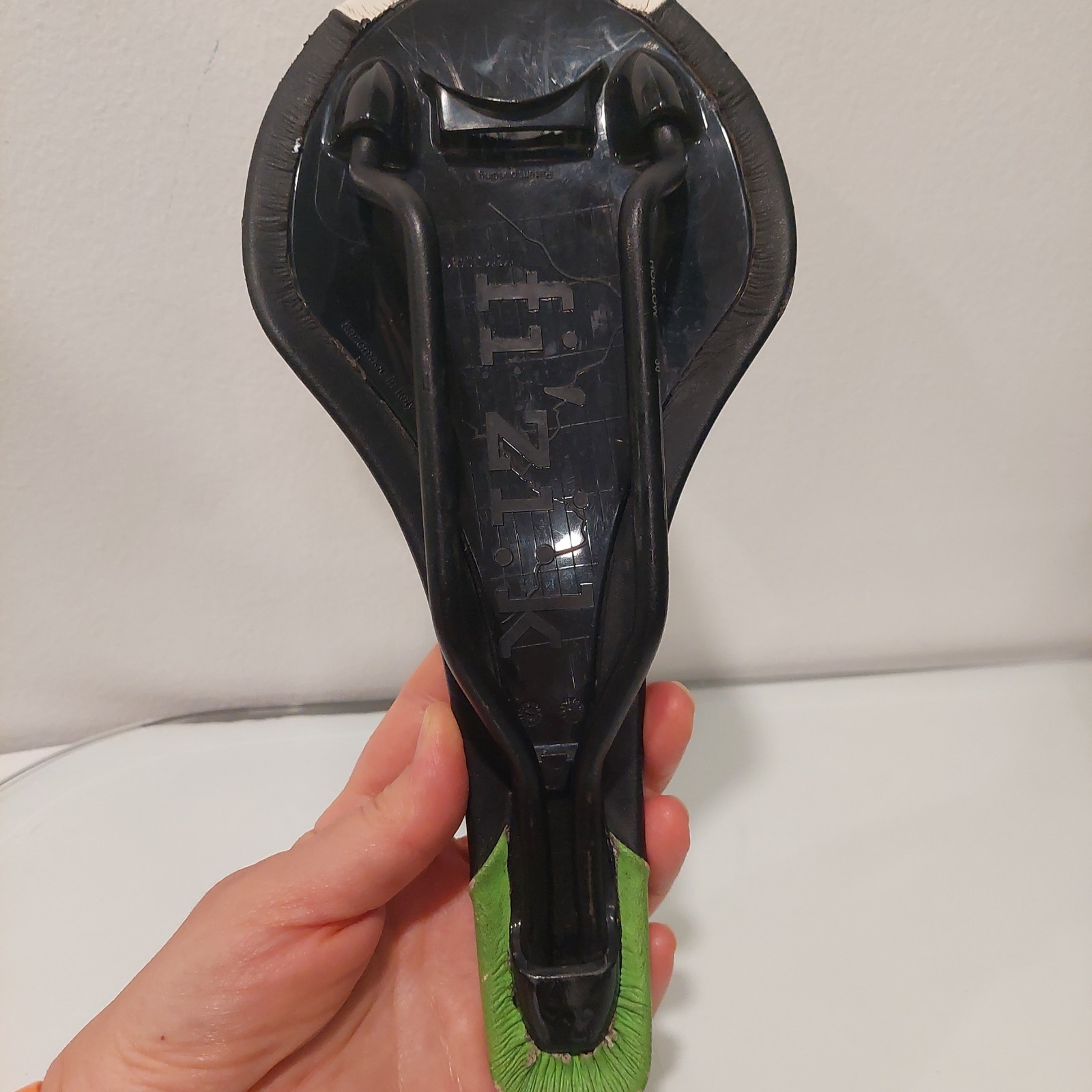 Fizik Tundra 2 Saddle Manganese Hollow Rails Black Green White Handmade In Italy