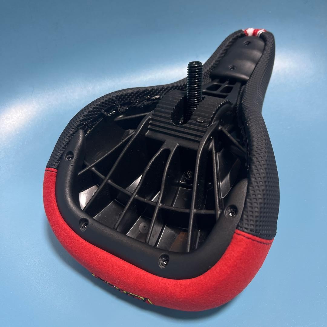 Stolen BMX Saddle Red New Pivotal Seat Stolen BMX