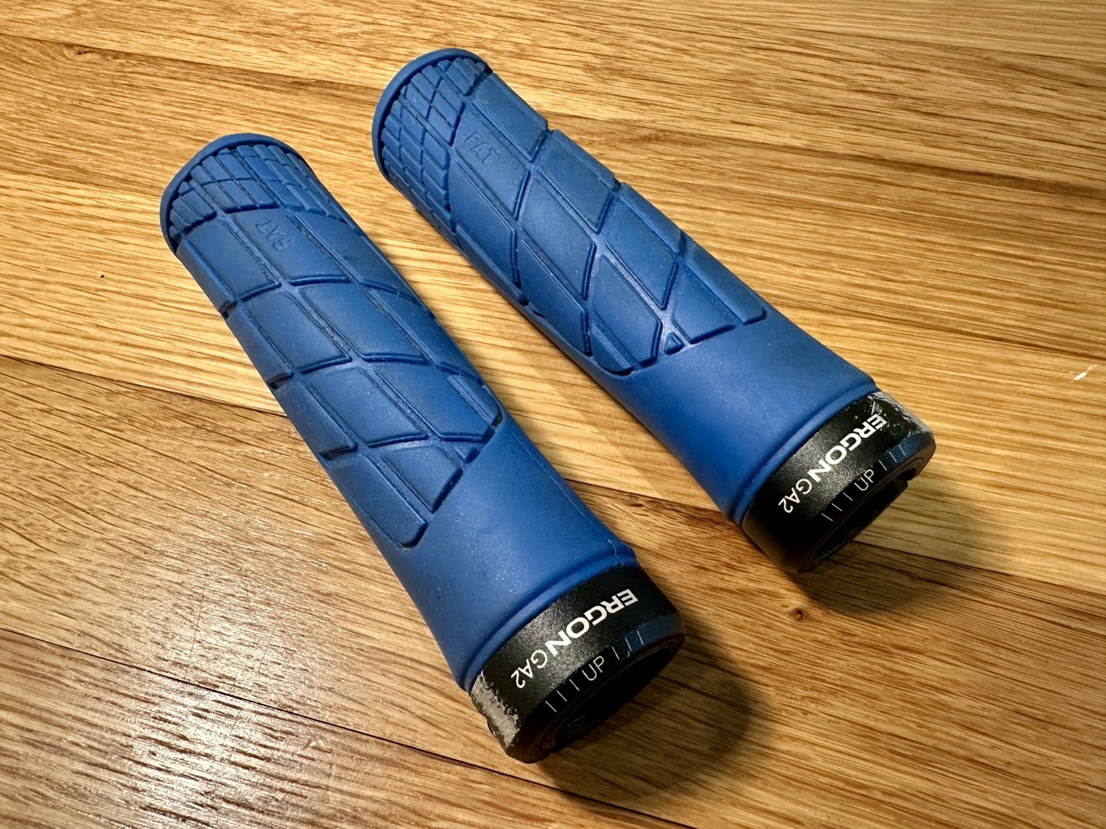 ERGON GA2 FAT GRIPS BLUE ERGONOMIC BIKE HANDLEBAR GRIP MTB XC GRAVEL KLUNKER LOC