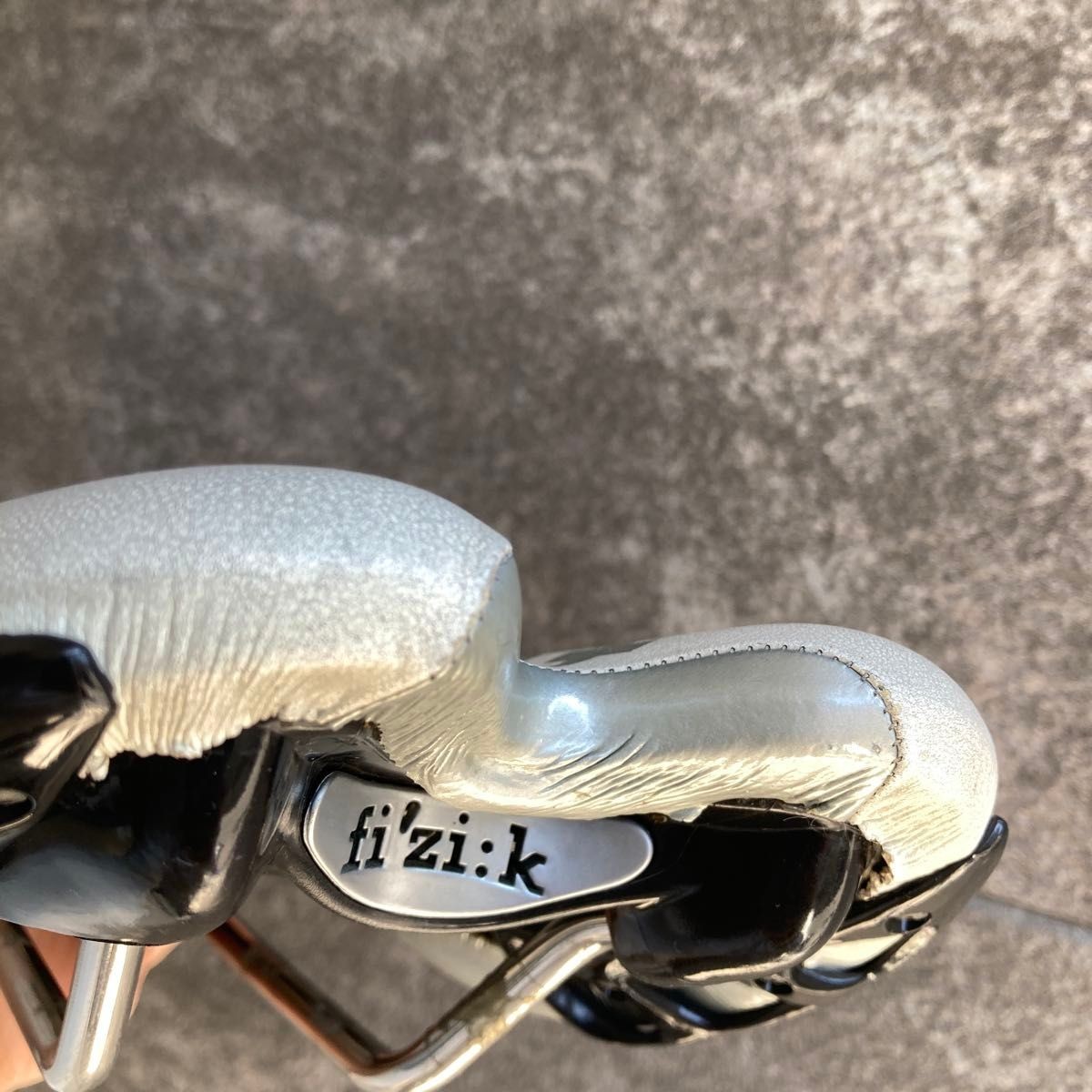 Fizik Aliante VS Saddle 27cm Wide Road Bike Seat Used