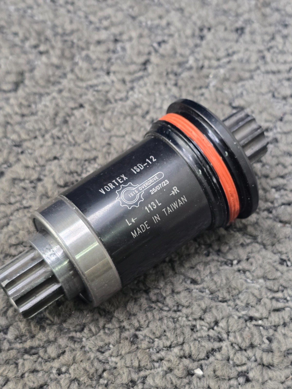 Vortex ISD-12: Isis Overdrive Bottom Bracket, 113mm Spindle, Typical for Peloton