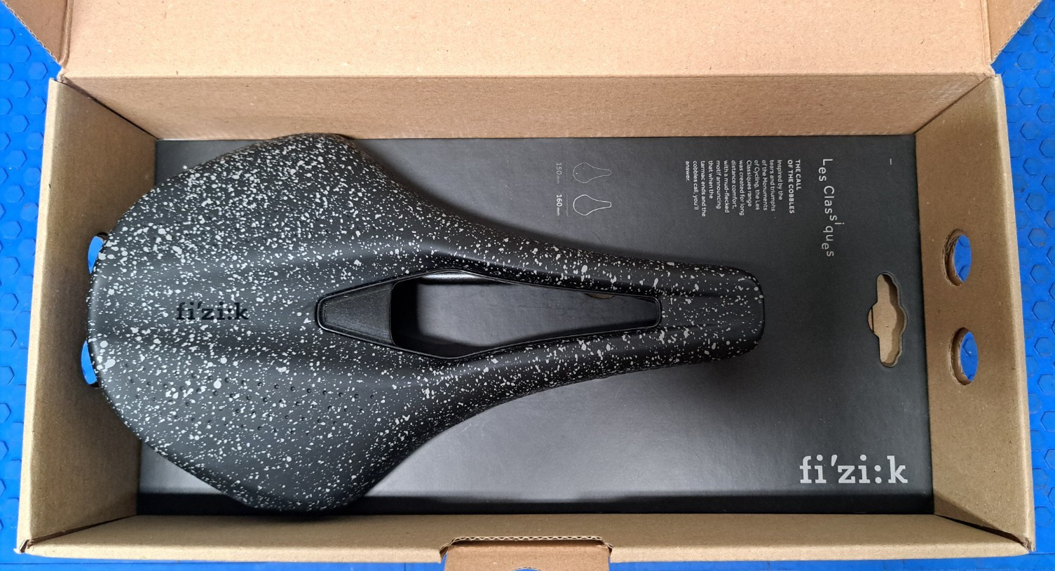 Fizik TEMPO ARGO R3 Kium 160mm Saddle + VENTO 3mm Bartape (2x) – LES CLASSIQUES