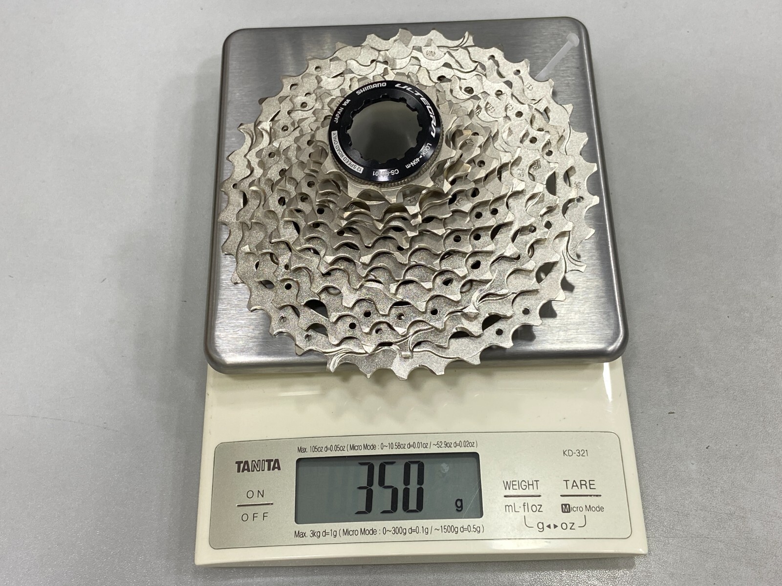 Shimano Ultegra CS-R8100 12-Speed HYPERGLIDE+ Road Cassette Sprocket (11-34T)