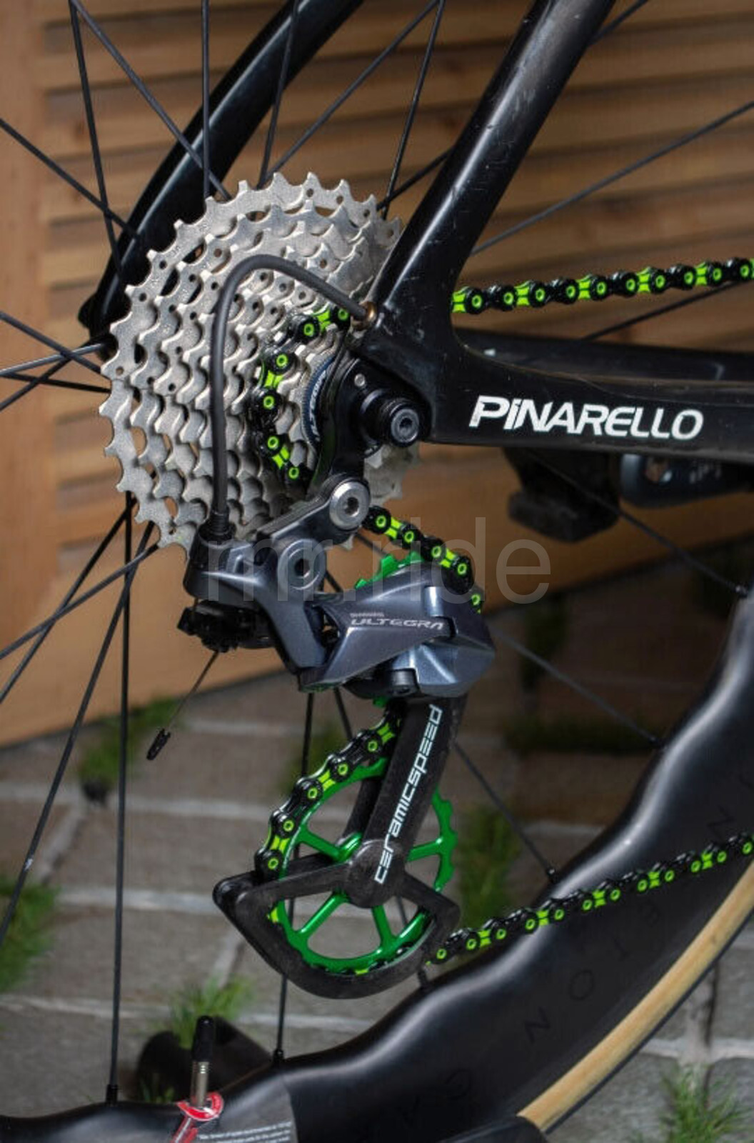 PYC DLC 11-Spd Road MTB CX Gravel Hollow Chain 116L, Ultralight, Black/Green