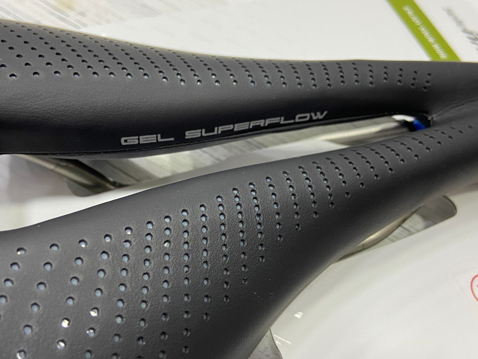 Selle Italia Max Flite Gel Superflow 146x290mm L3 Ti316 Rail Road Saddle (Black)