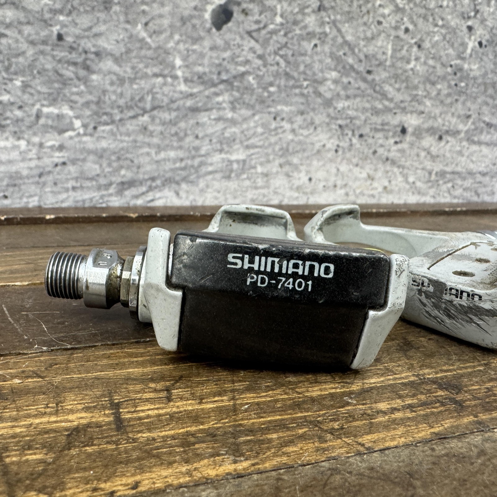 Vintage Shimano Dura-Ace PD-7401 Clipless Road Pedals 9/16 Silver Pair LOOK 7400