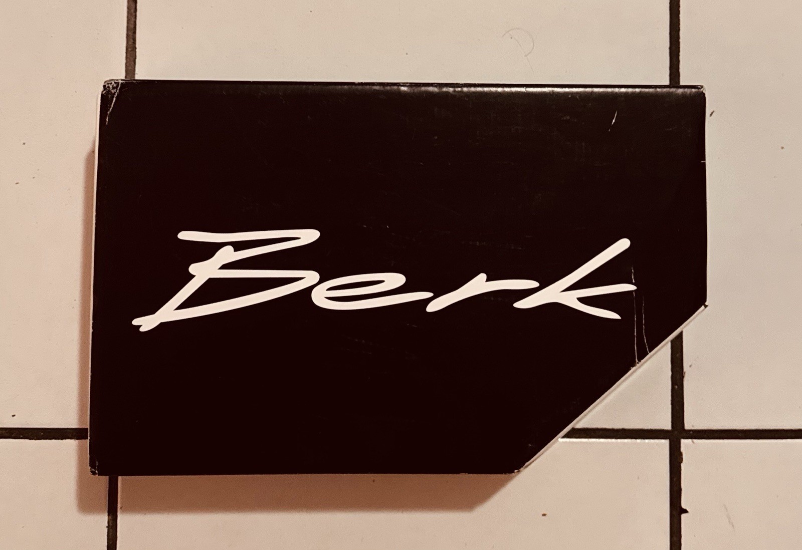 Berk Composites Dila Carbon Saddle: 257mm x 160mm. Weight: 105g