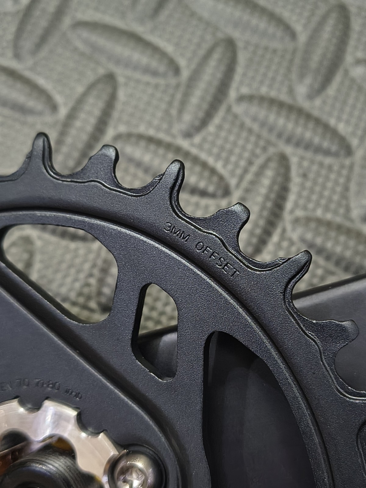 SRAM X1 Eagle DUB Carbon Crankset 175mm 32T 3mm Boost 12-Speed