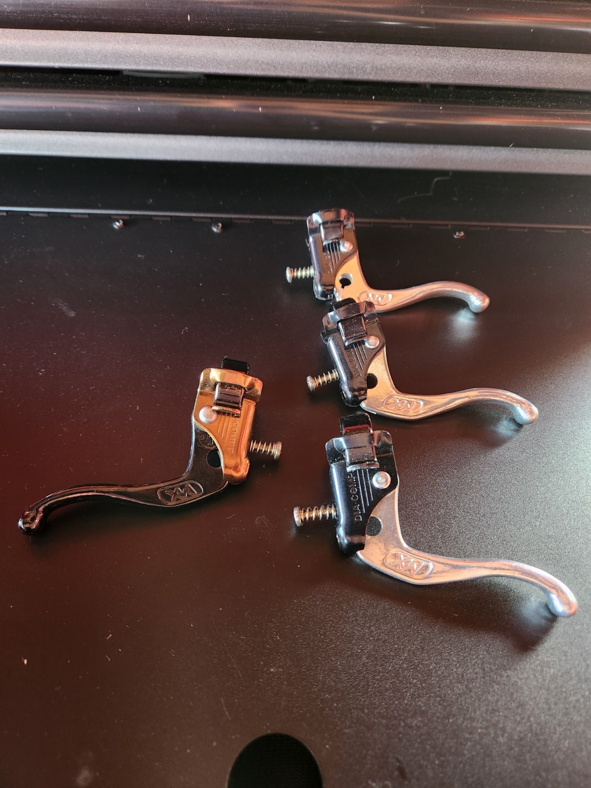 4 dia compe tech 4 levers dated 85