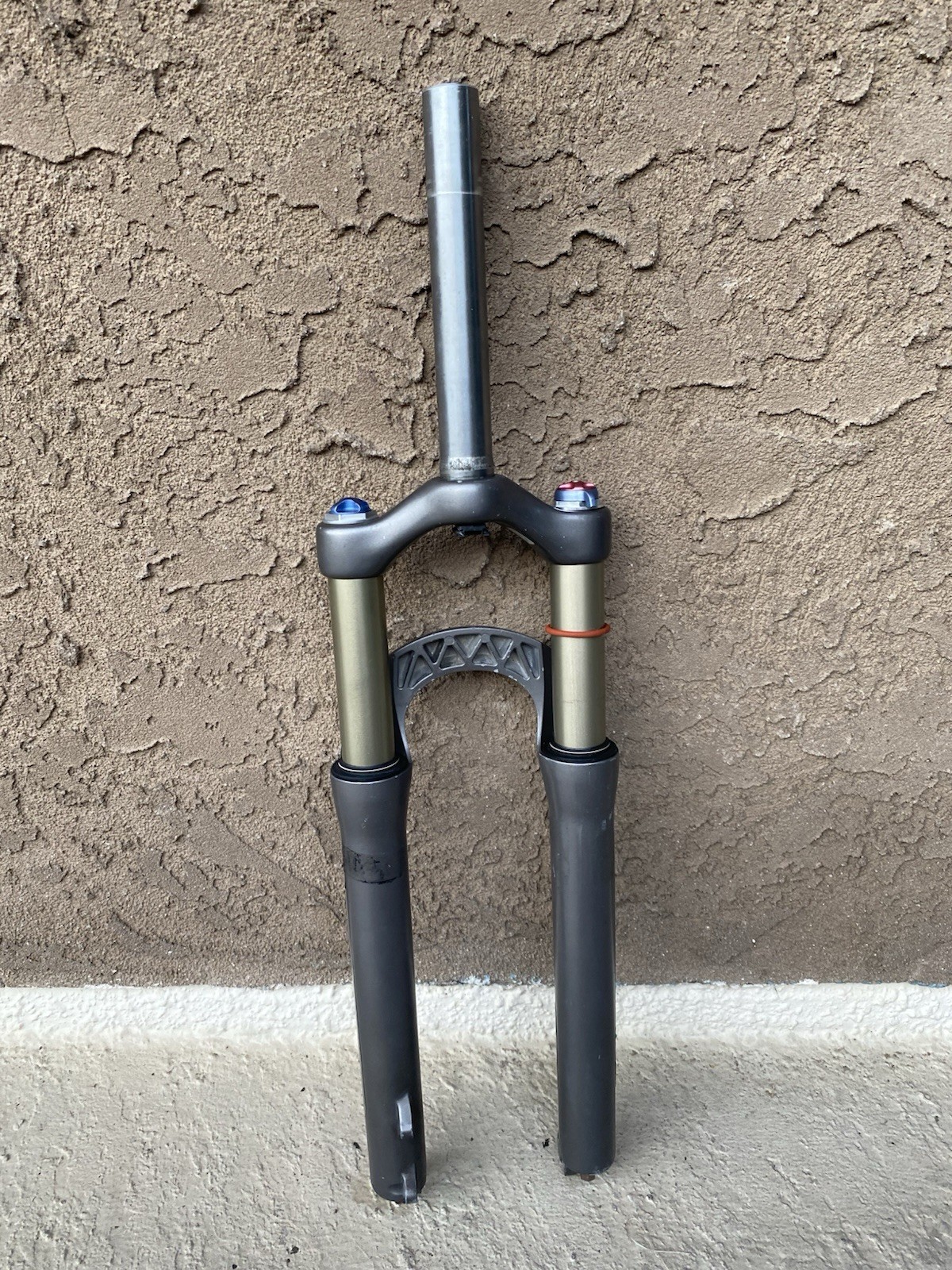Gray Fox Racing Float 100 RL Straight 1-1/8″ 9mm X 100mmQR 26″ Fork