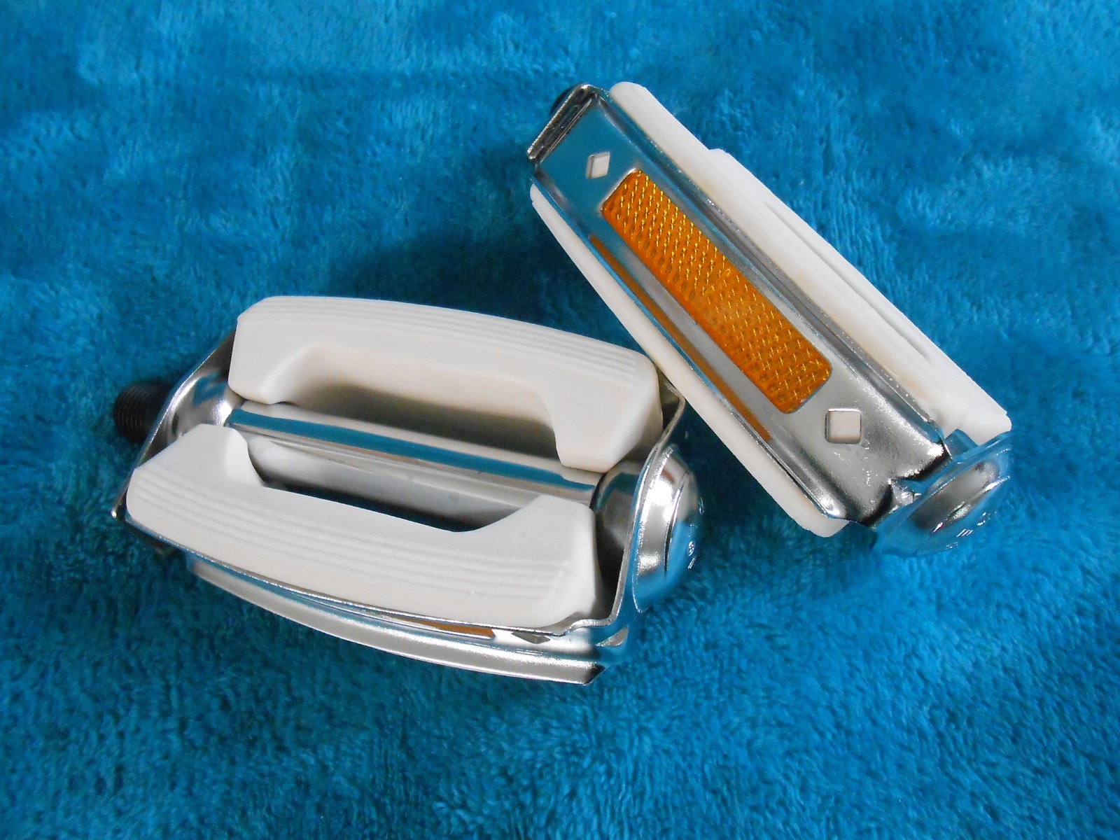 NEW BICYCLE 9/16» WHITE Chrome PEDALS FOR 3 PC. CRANK BIKES: BMX, MTB, Ebike