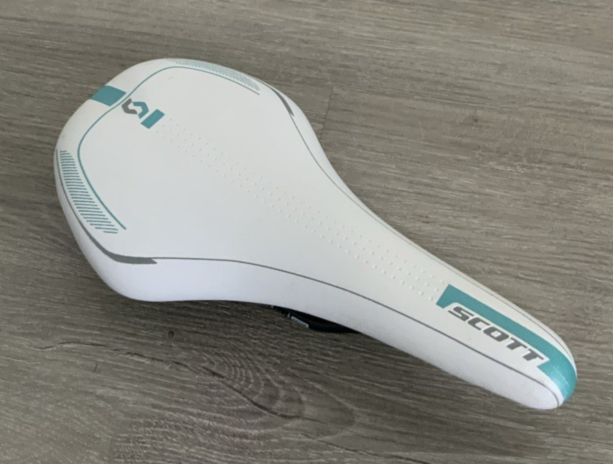 SCOTT RACING SADDLE 320 GRAMS 138 MM X 275 MM WHITE