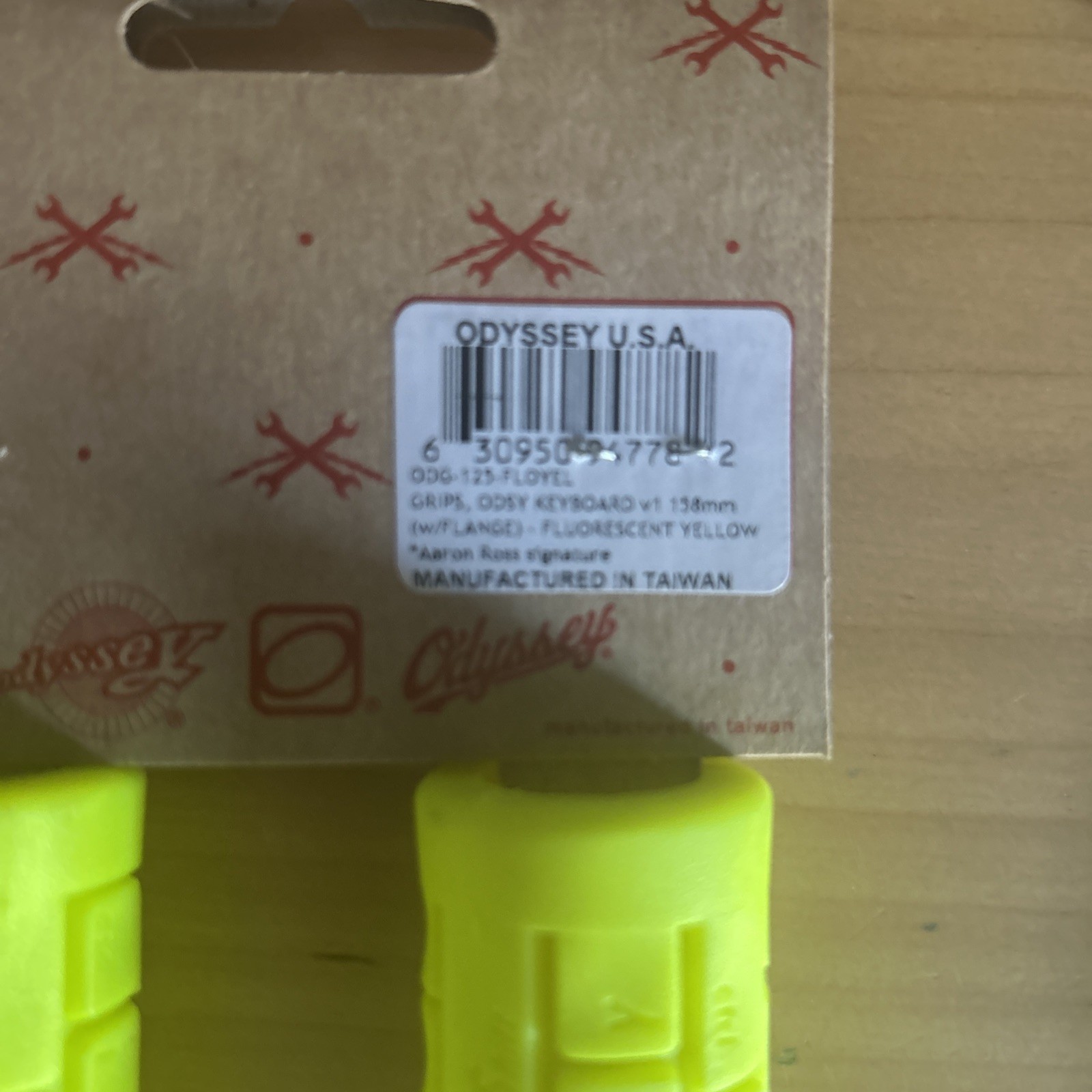 Odyssey Keyboard V1 Grips with Flange – FLO Yellow | Durable BMX Freestyle Bike