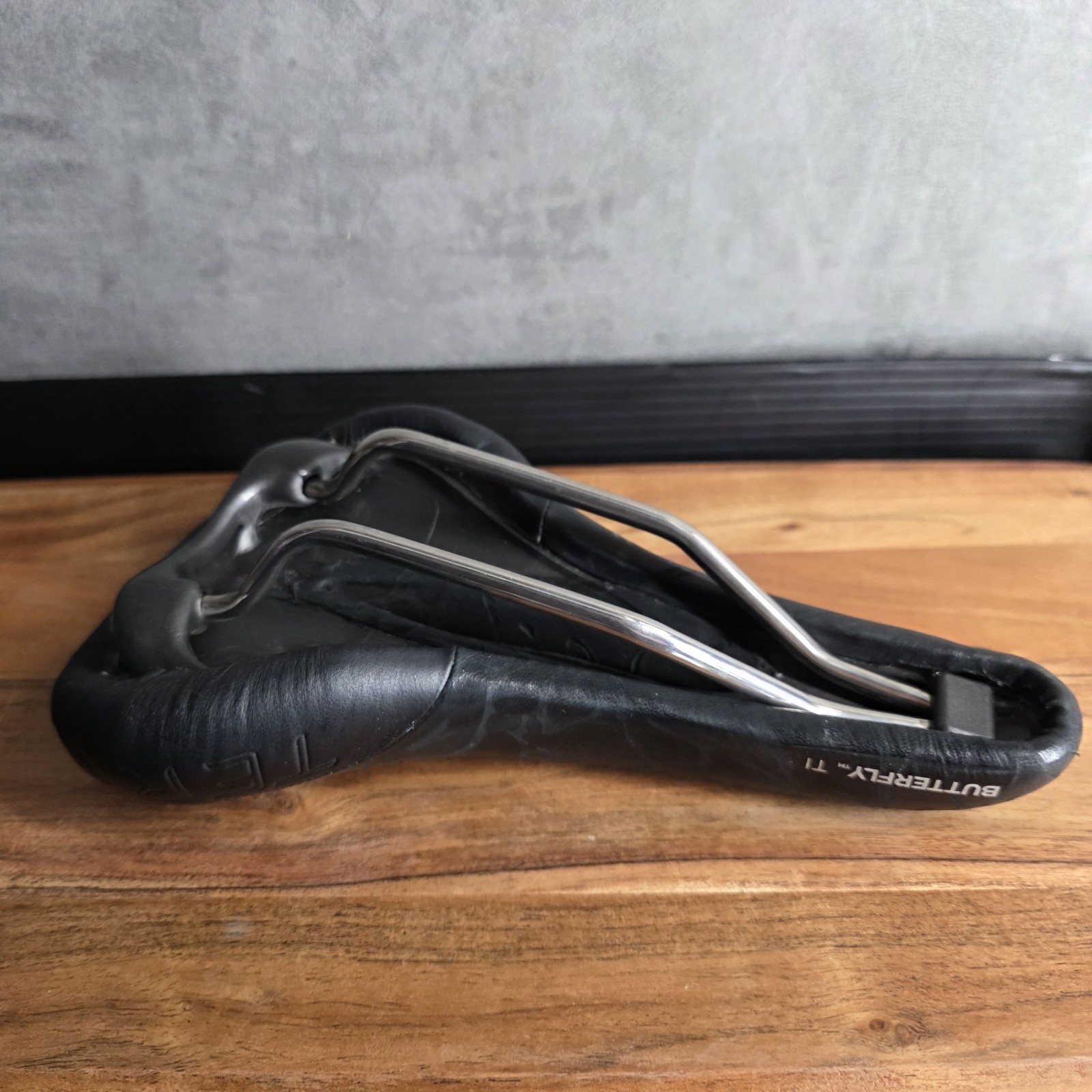 Terry Butterfly Ti Women’s Saddle 150x260mm Ti Rails, Ergonomic Cutout, 236 g