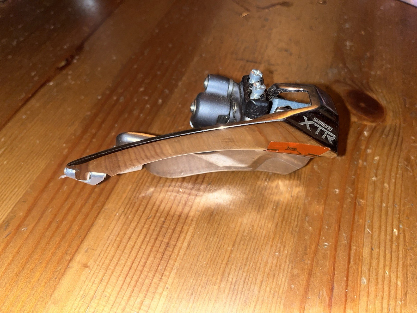 Shimano XTR FD-M950 3x8s Front Derailleur MTB Low Clamp 28.6 Bottom Pull NEW