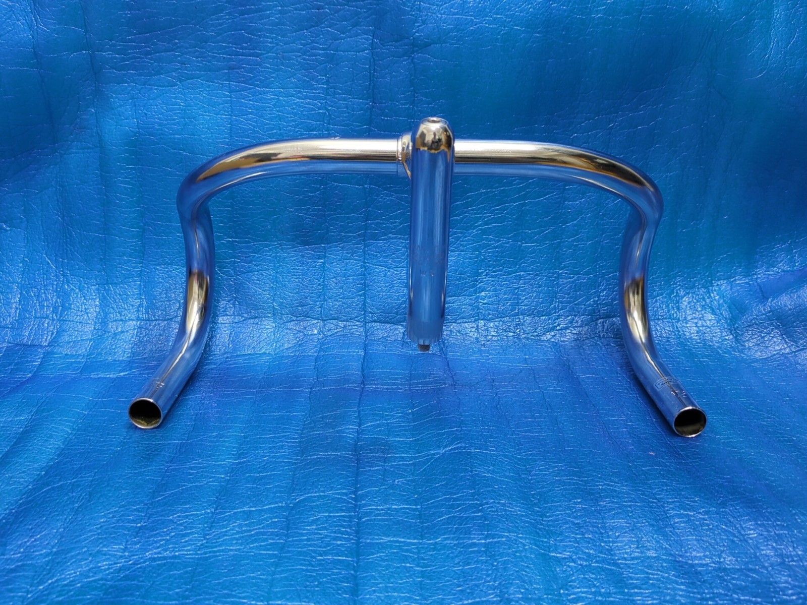 Nitto B123 CrMo 370mm NJS Handlebar + Nitto Jaguar 100mm 65 Degree Steel Stem
