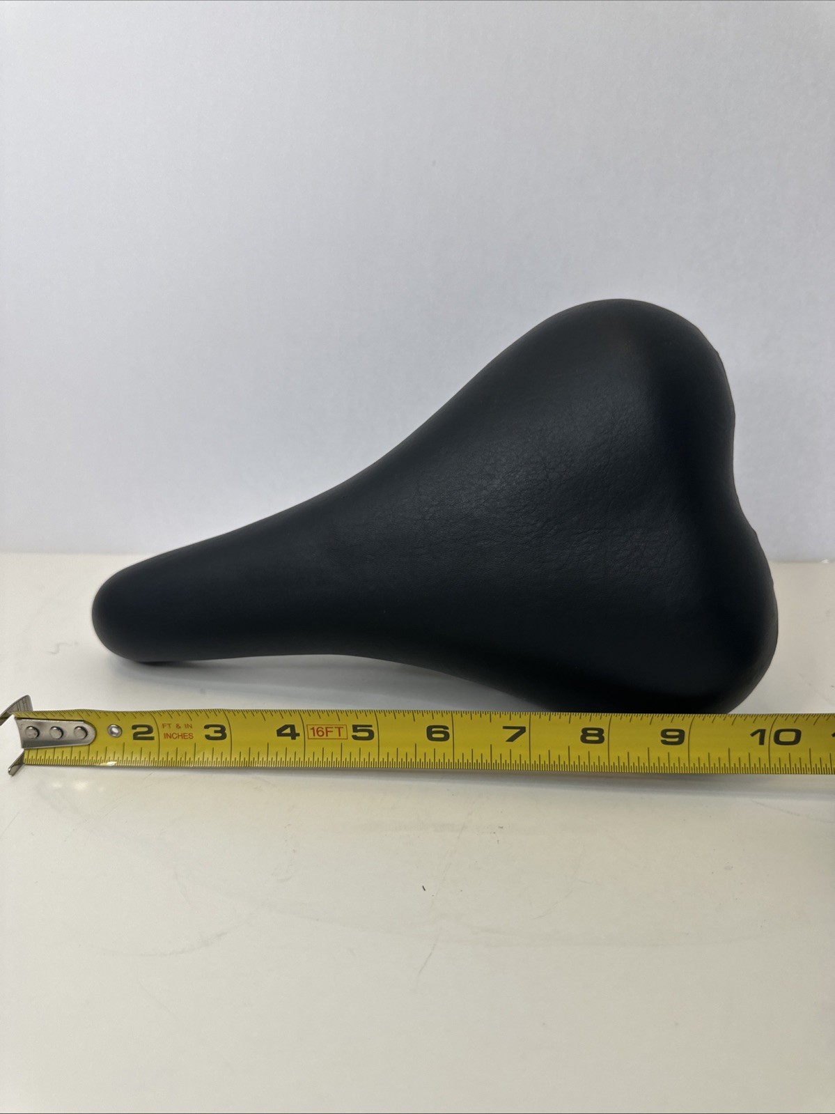 ROADMASTER Black Bicycle Saddle Seat Unisex Adult Sized