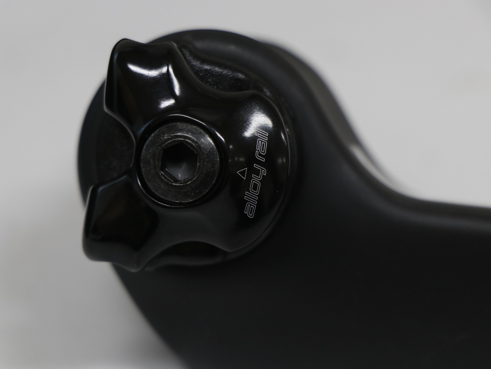 Specialized Shiv Disc Carbon Seatpost 350mm 0mm Offset – Ready to Ship