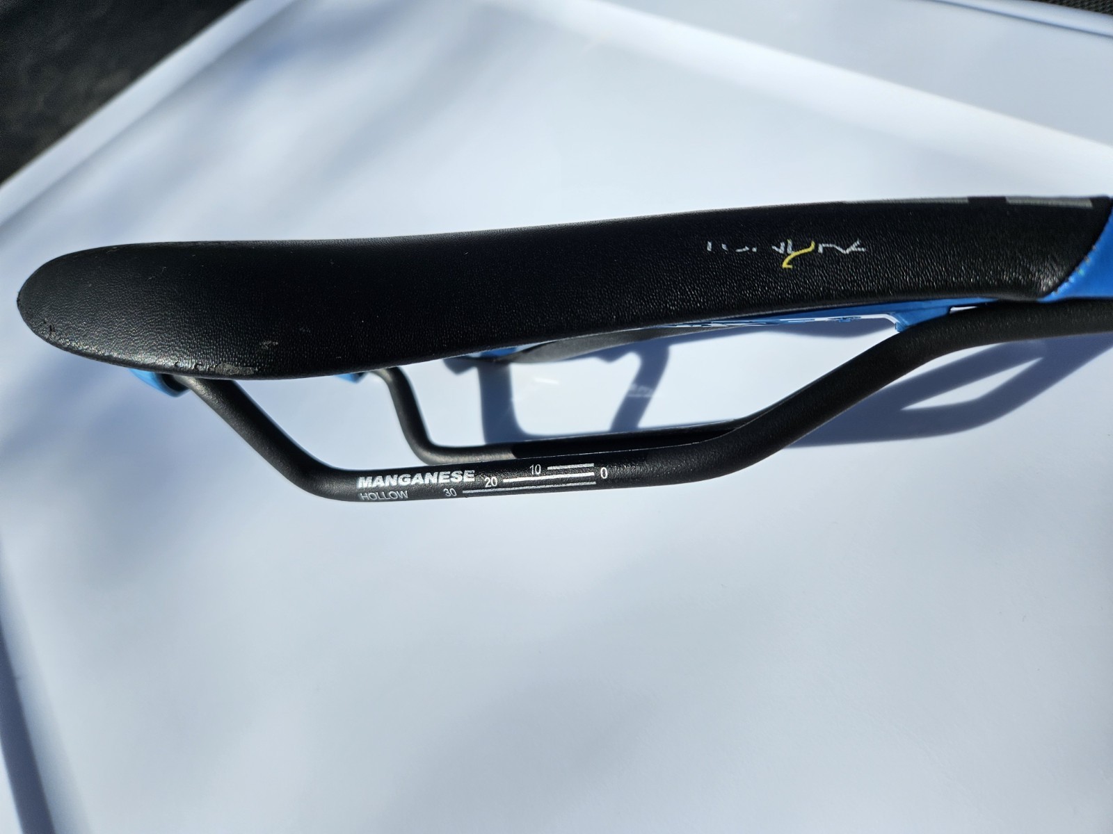 Fizik Tundra 2 Saddle Manganese Hollow Rails Black Blue Handmade In Italy