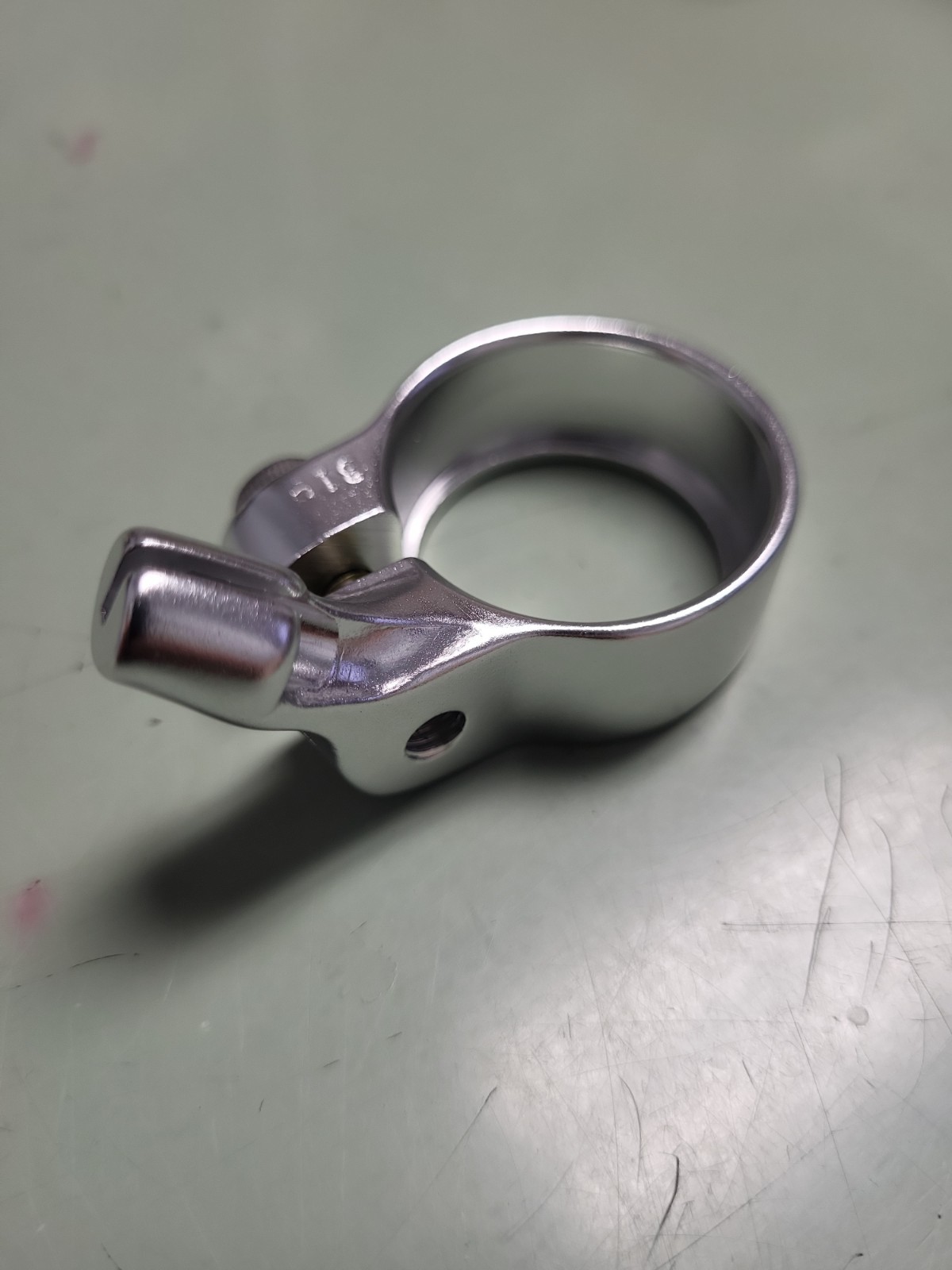 NOS Seatpost Clamp Integrated Cable Guide Hanger 31.9mm BOLT ON Alloy