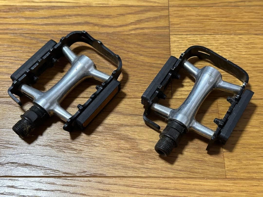 CAAD8 genuine flat pedal
