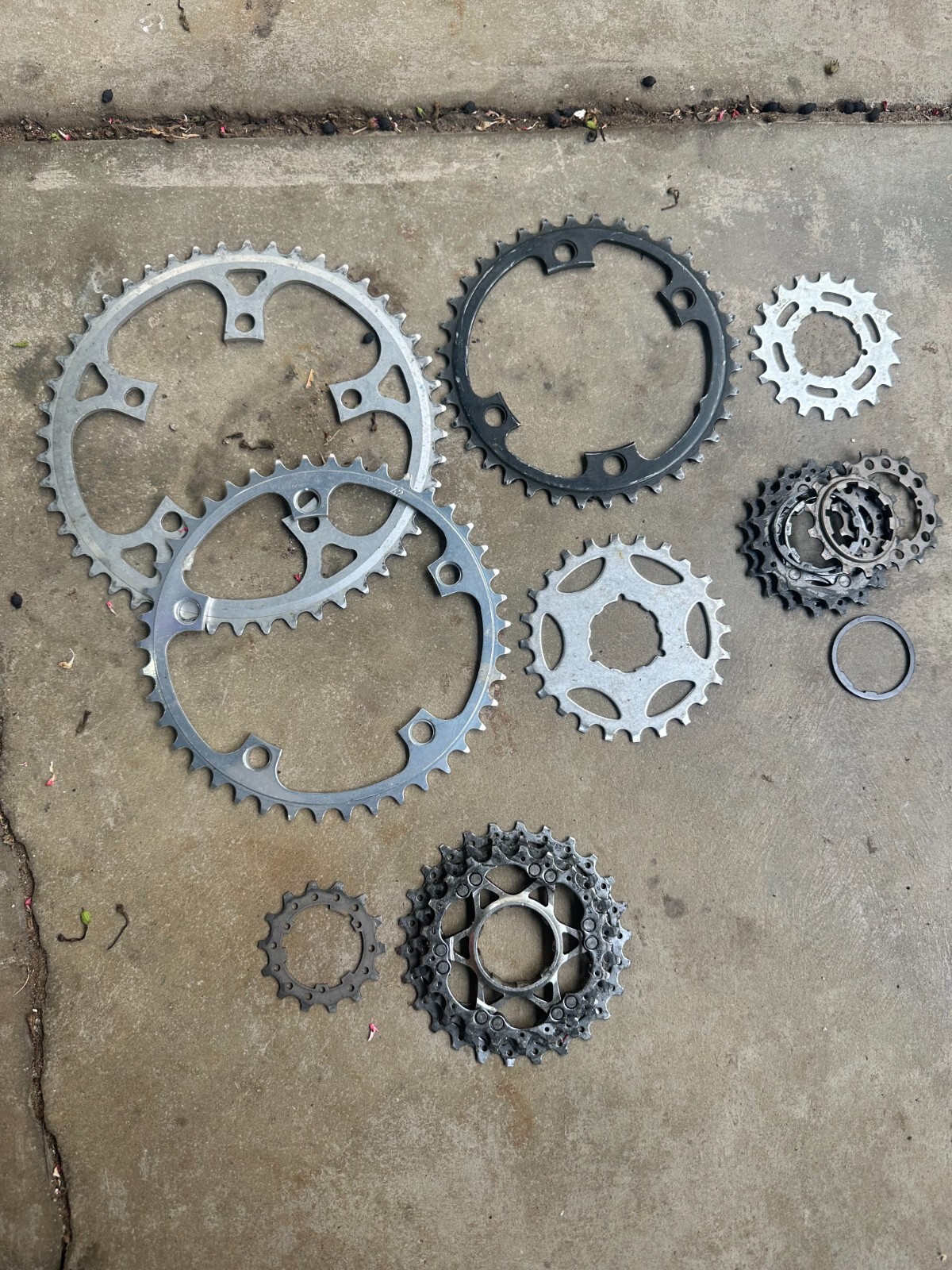 Misc lot of Bike Chainrings Cranksets