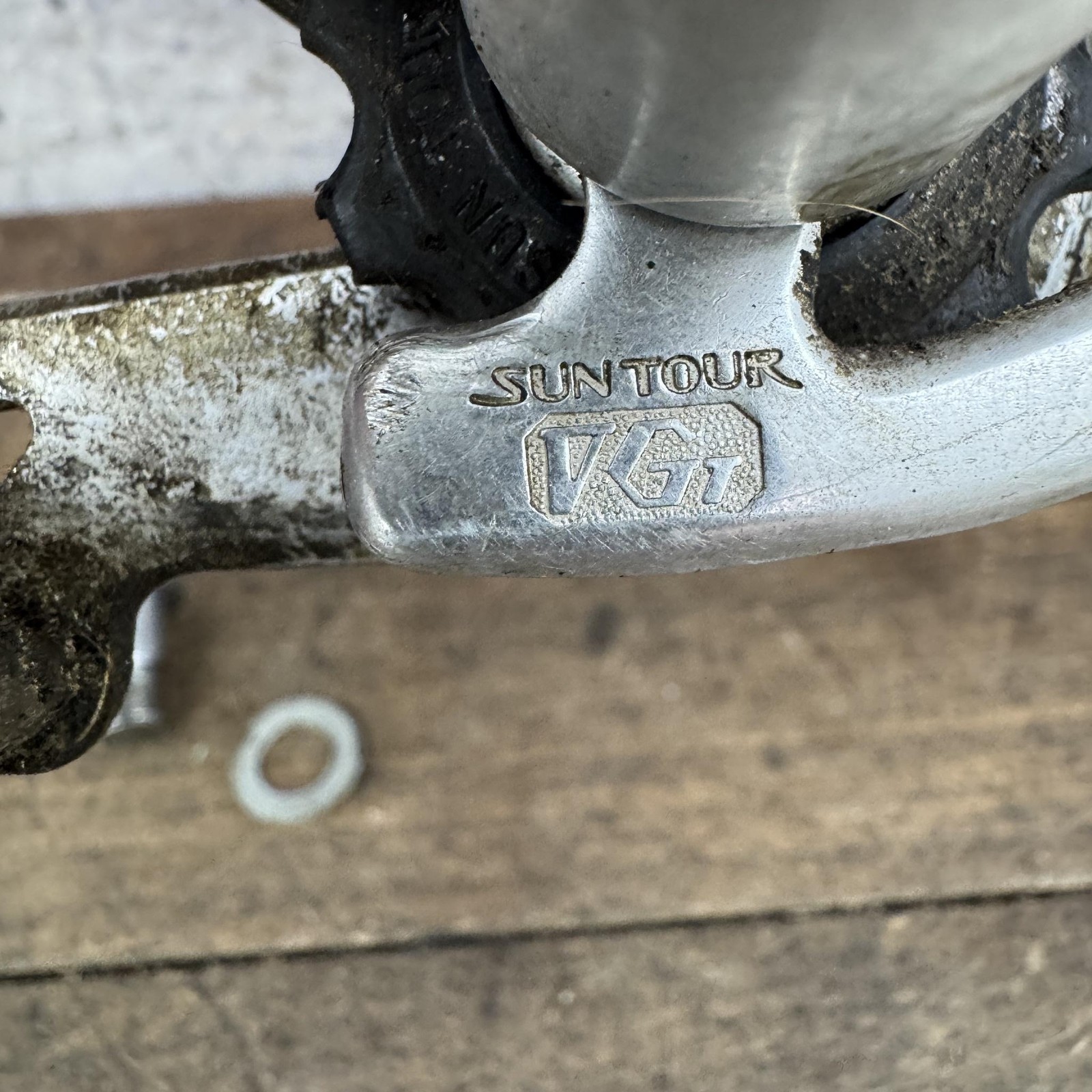 Vintage SunTour V-GT Luxe Rear Derailleur Long Cage Hanger Silver Japan Bolt