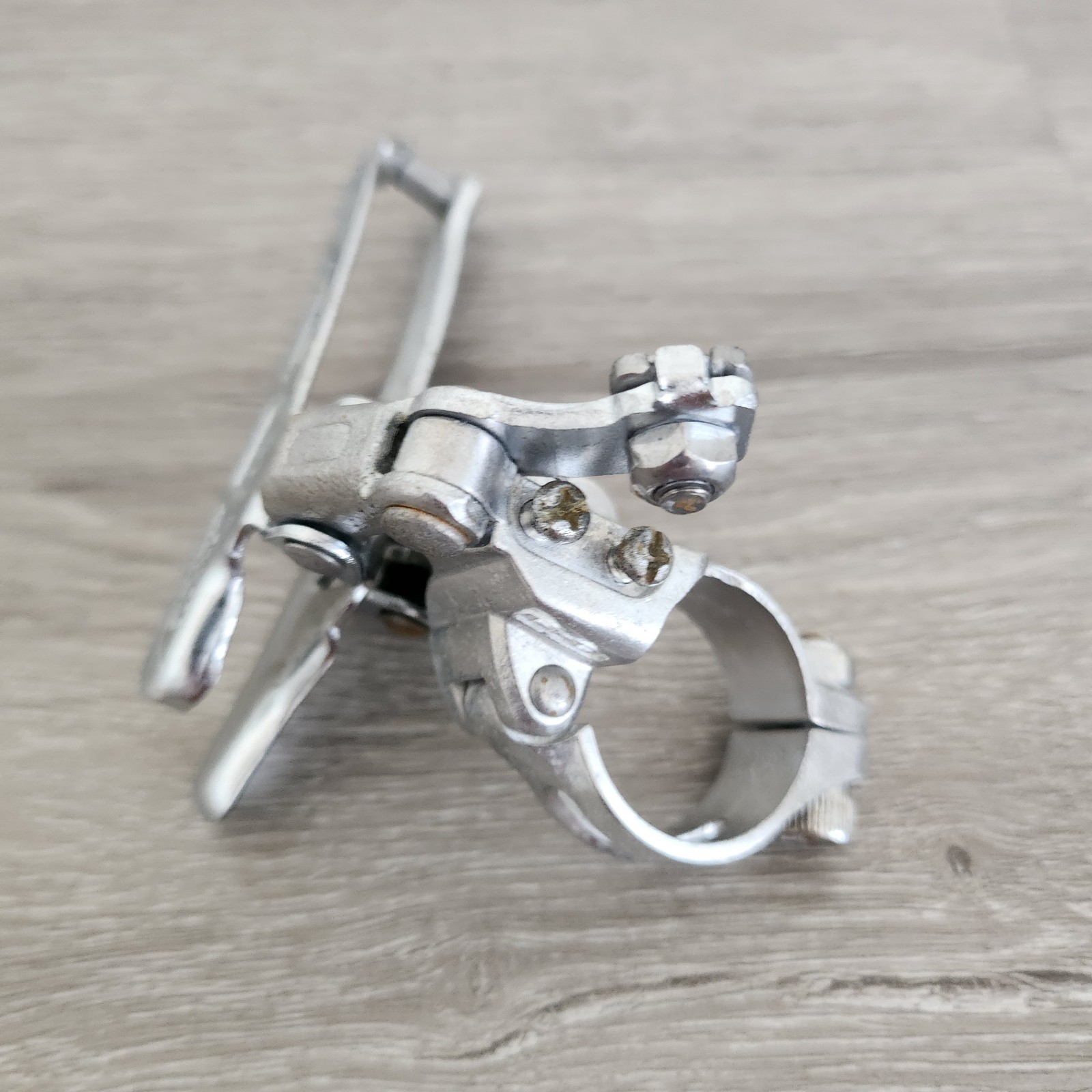 SHIMANO ALTUS FRONT DERAILLEUR 28.6 MM CLAMP 5, 6, OR 7 SPEED